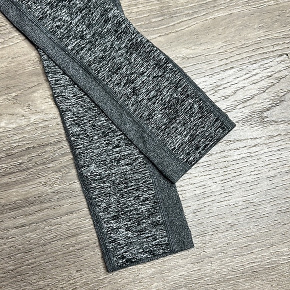 NEW Athleta Women’s Exhale Stash Pocket Heel Tight Leggings Spacedye Gray Sz XSP - Picture 7 of 14